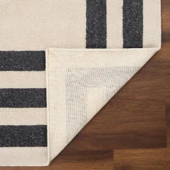 Angola Hand-Hooked Indoor/Outdoor Rug