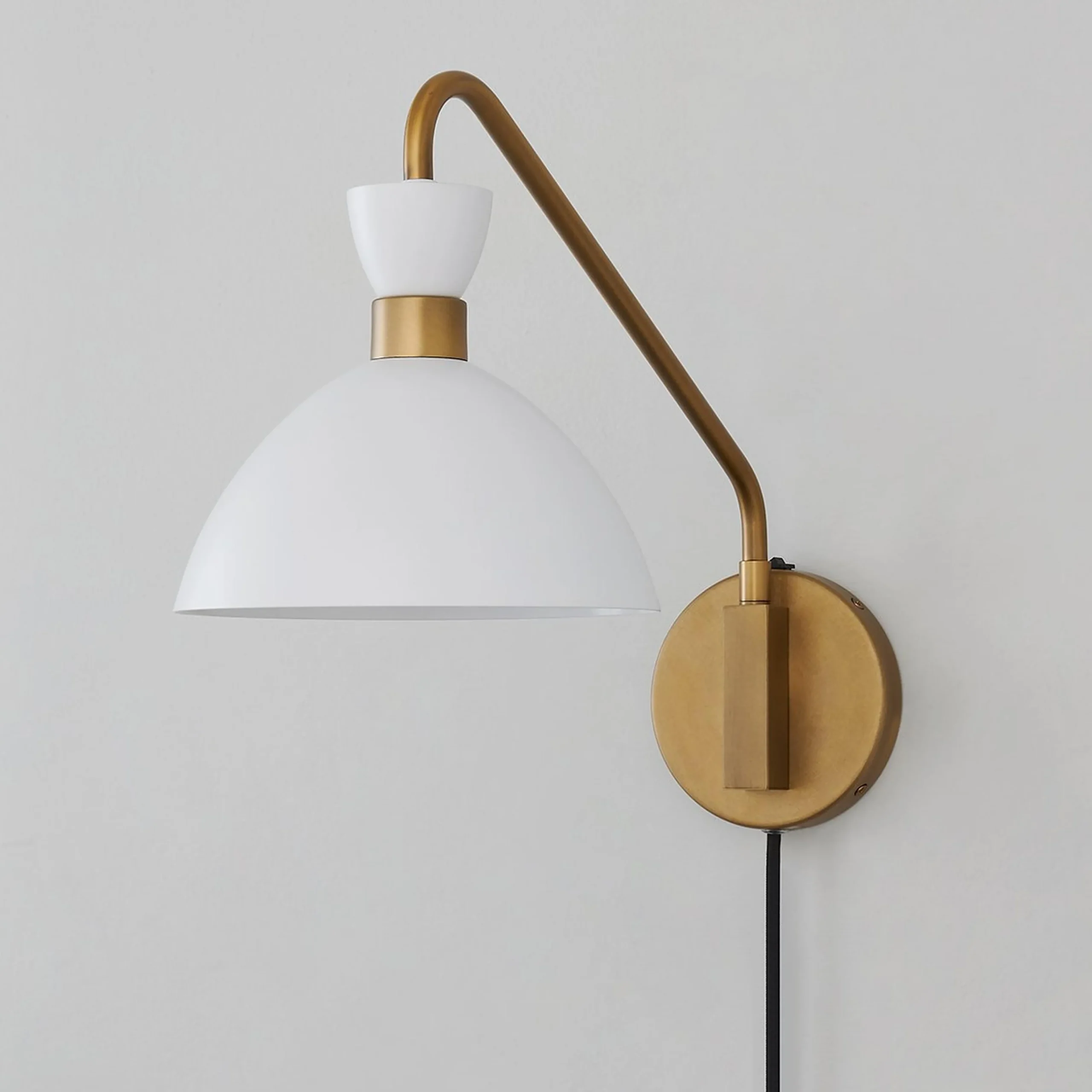 Arendelle Metal Swing Arm Sconce
