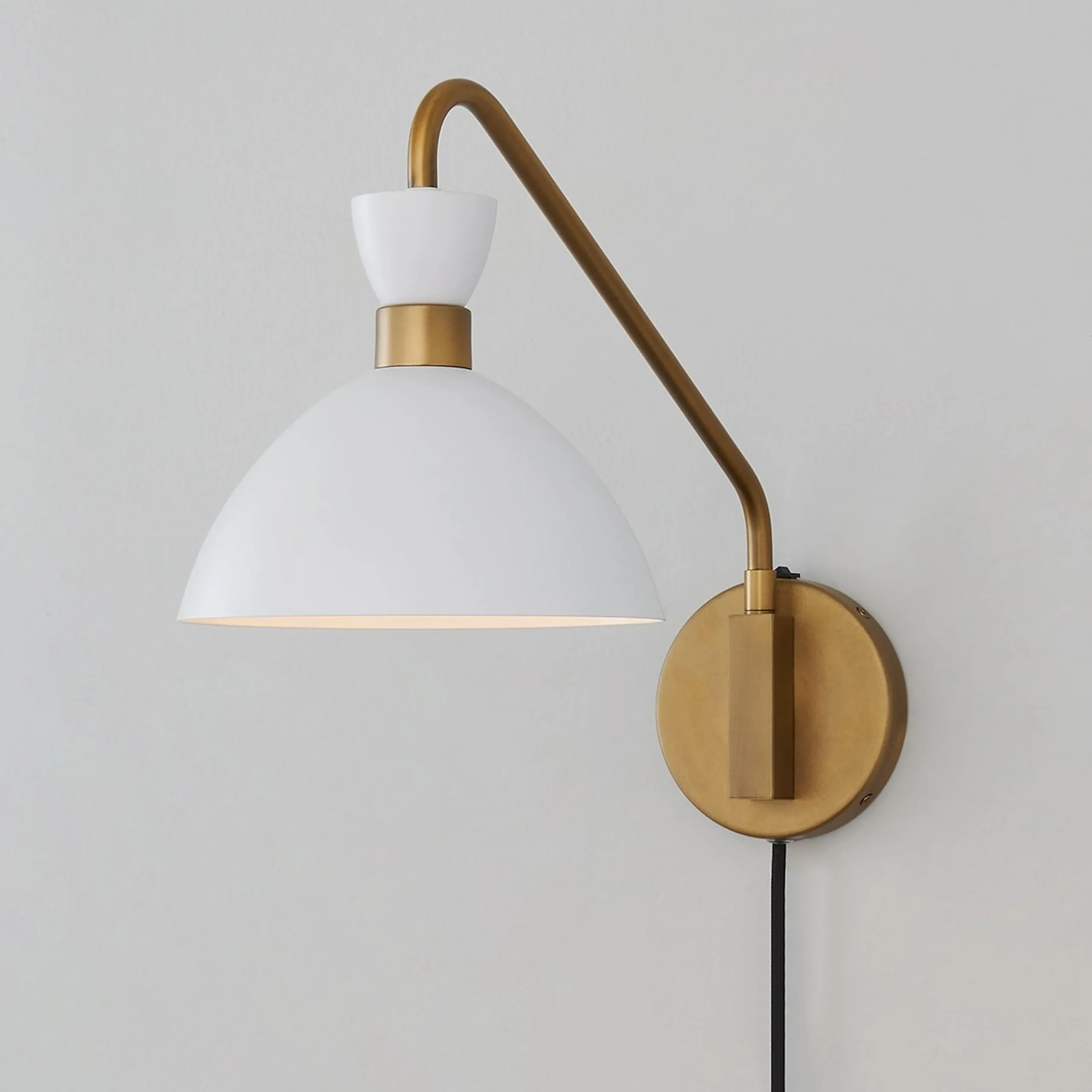 Arendelle Metal Swing Arm Sconce