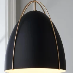 Bentlee Pendant - Medium