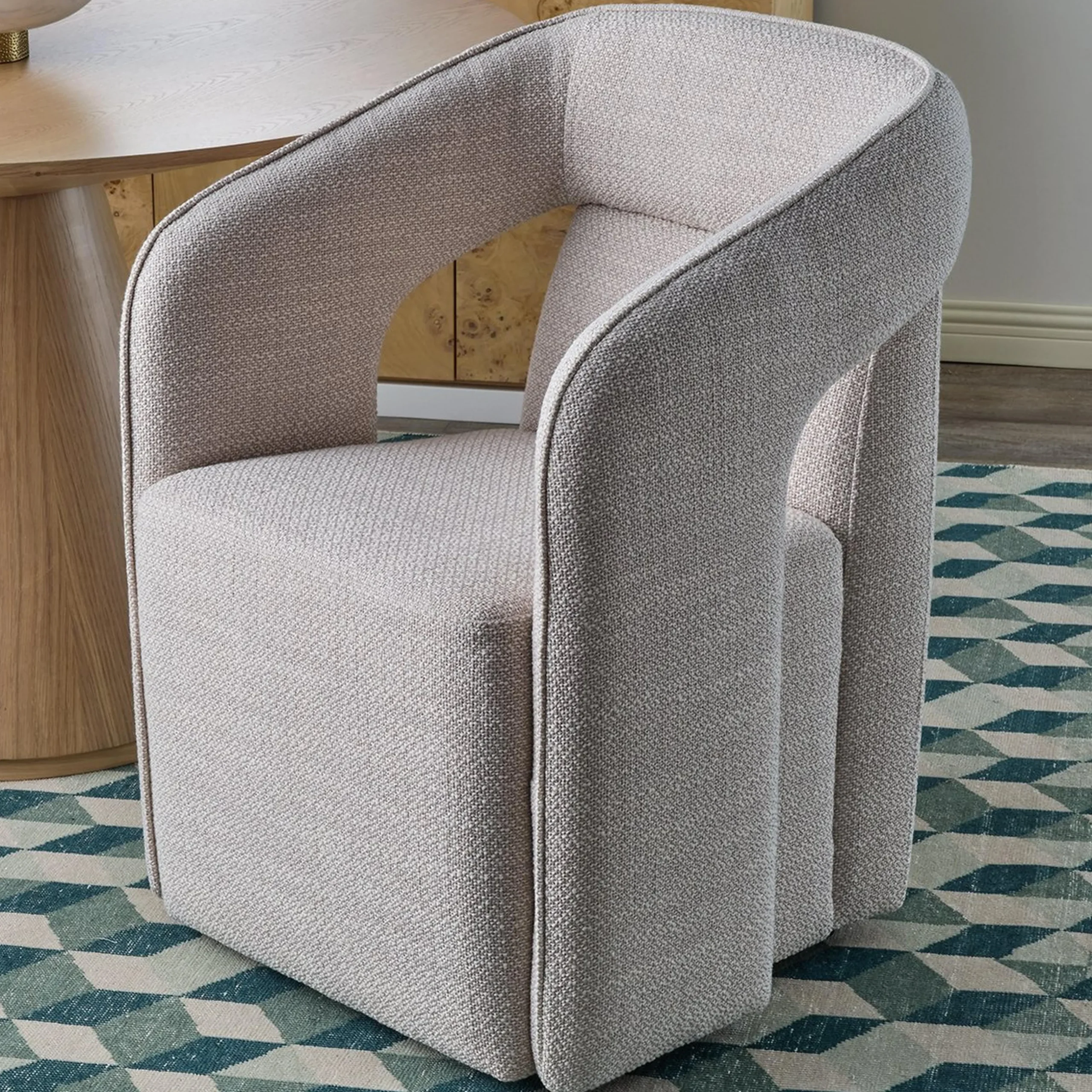 Caballito Rolling Dining Chair
