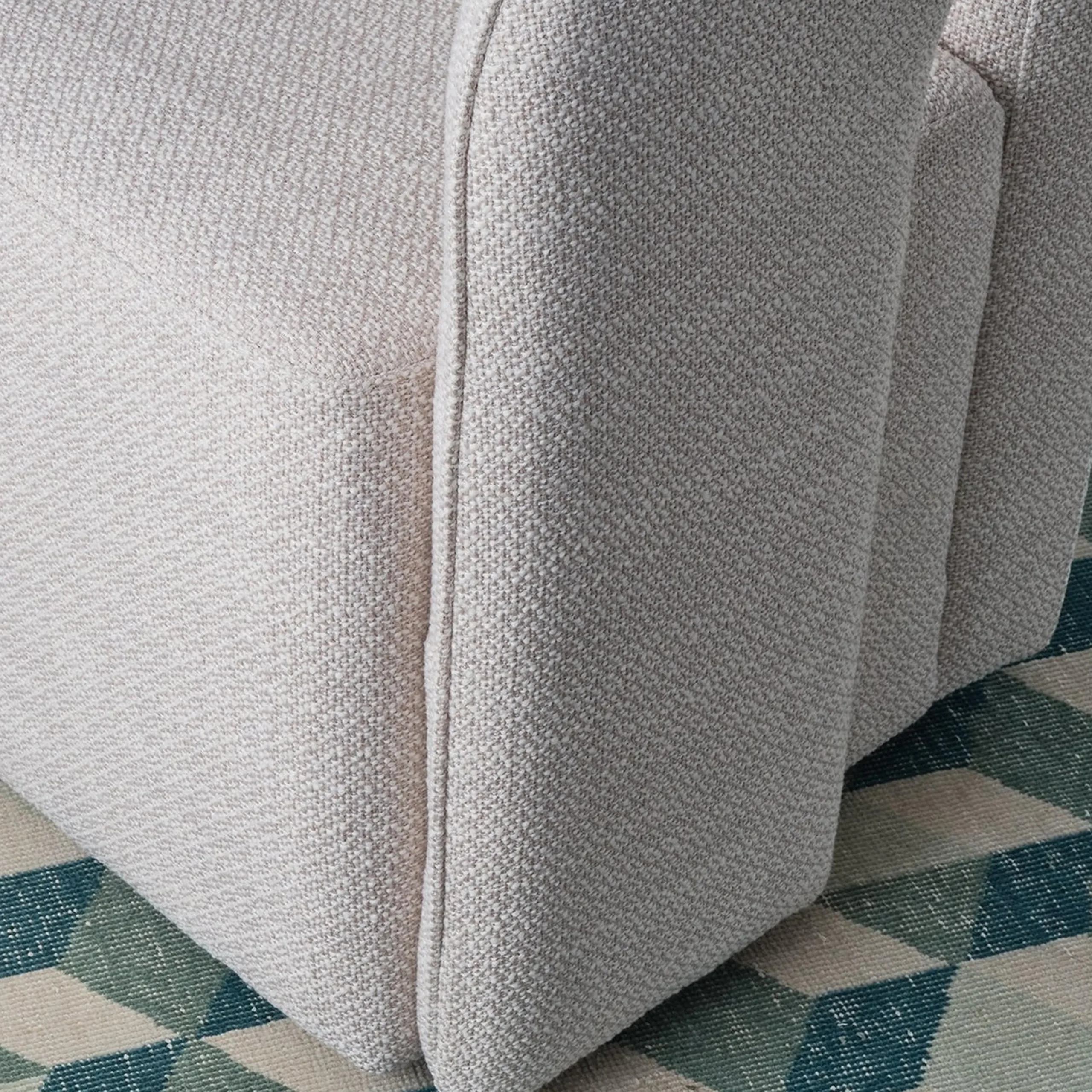 Caballito Rolling Dining Chair
