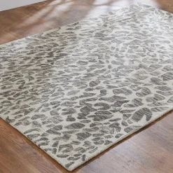 Cheerful Cheetah Hand-Hooked Rug