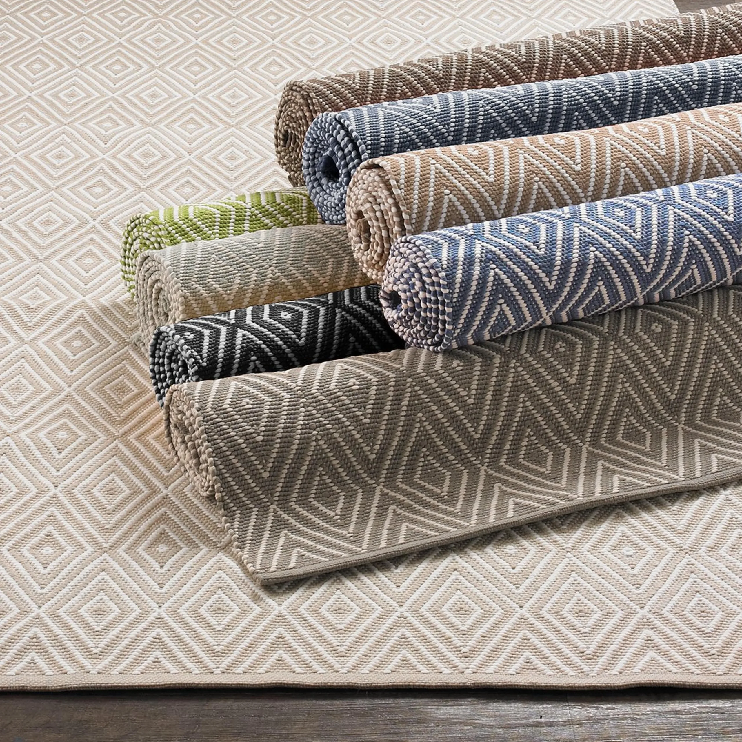 Concentric Diamond Indoor / Outdoor Rug