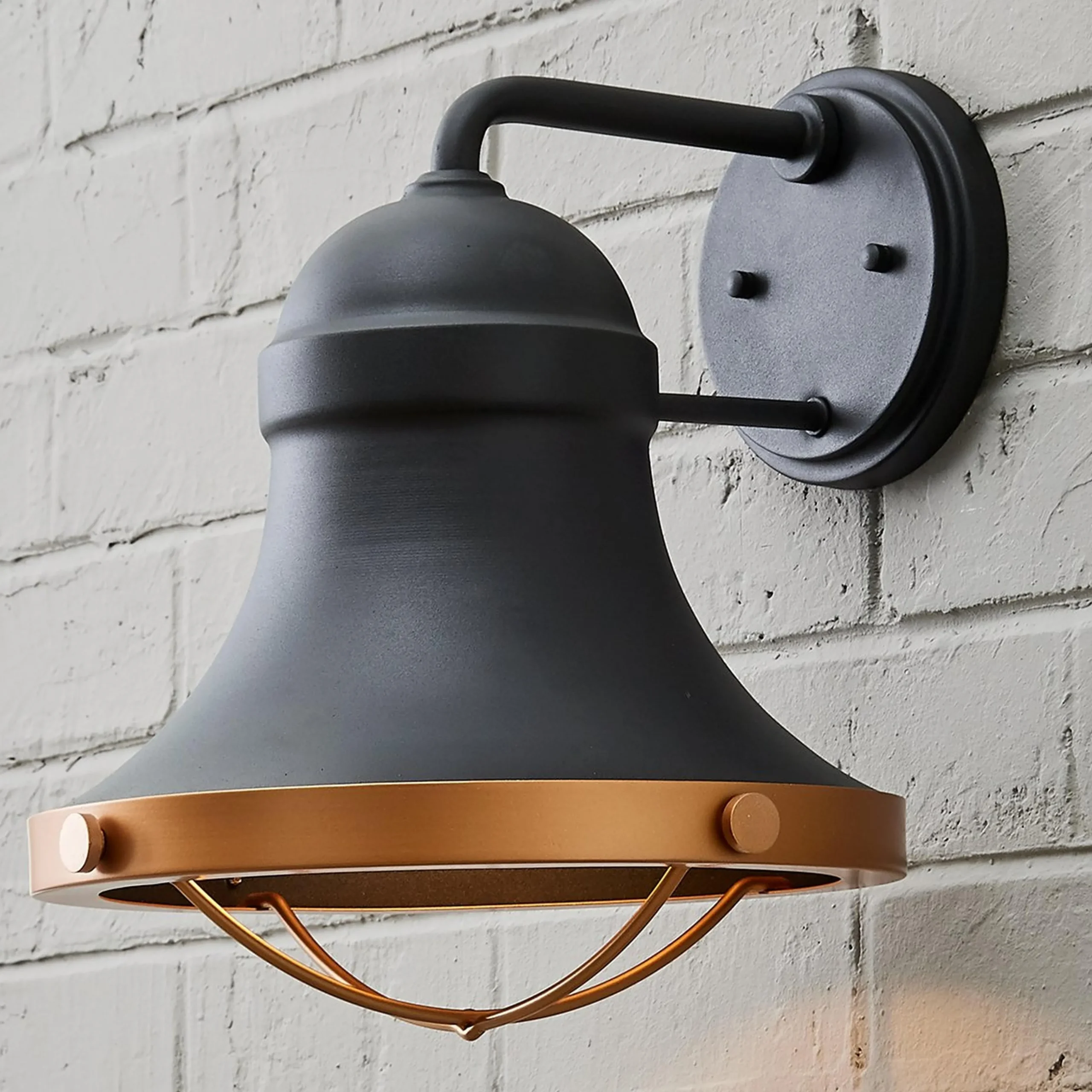 Contemporary Chic Outdoor Sconce