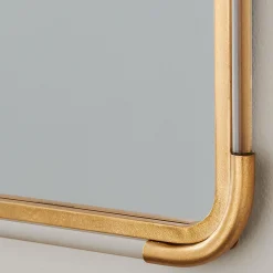 Dorthea Mirror