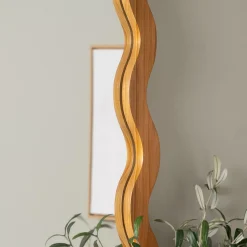 Himani Mirror