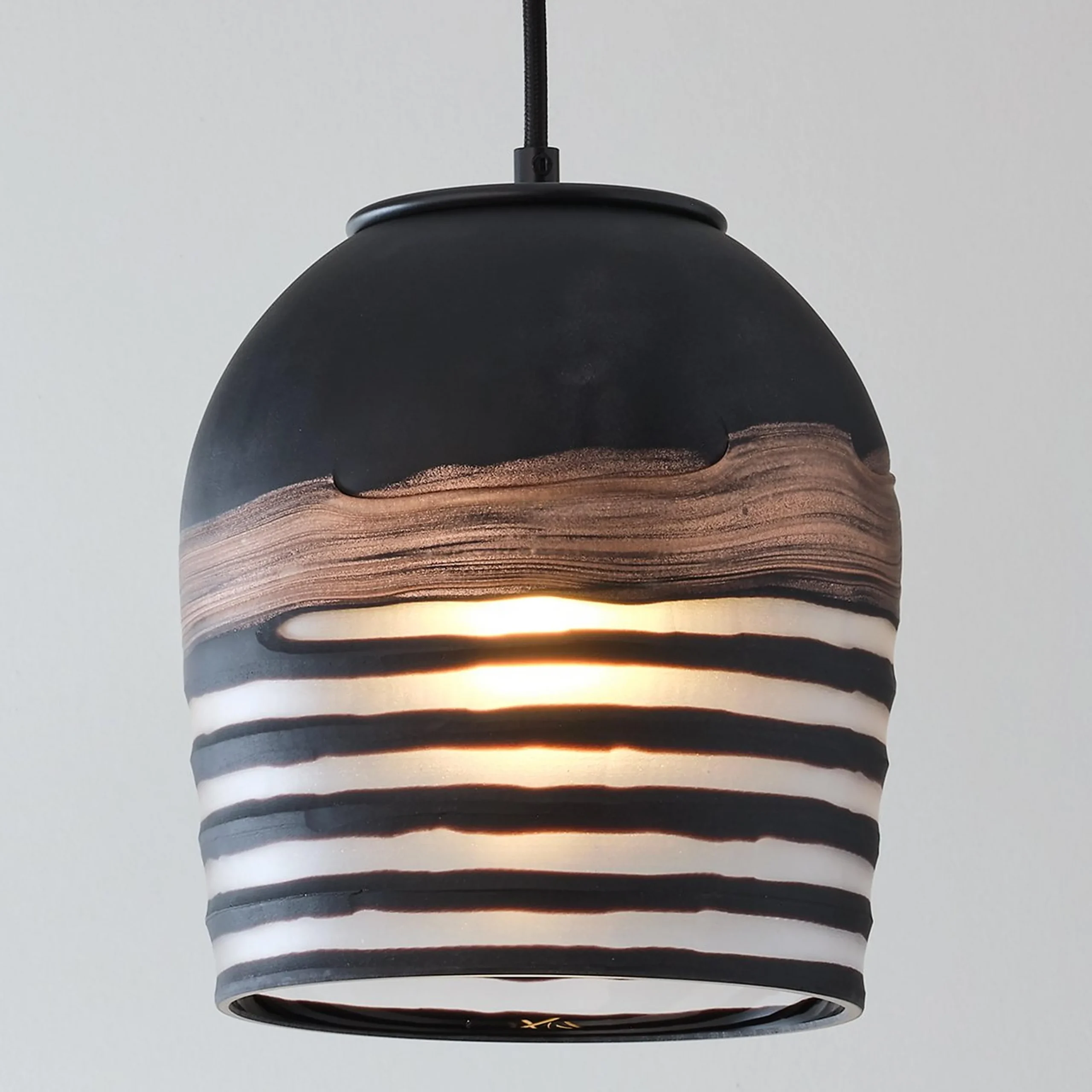 Linea Noire Pendant - Small