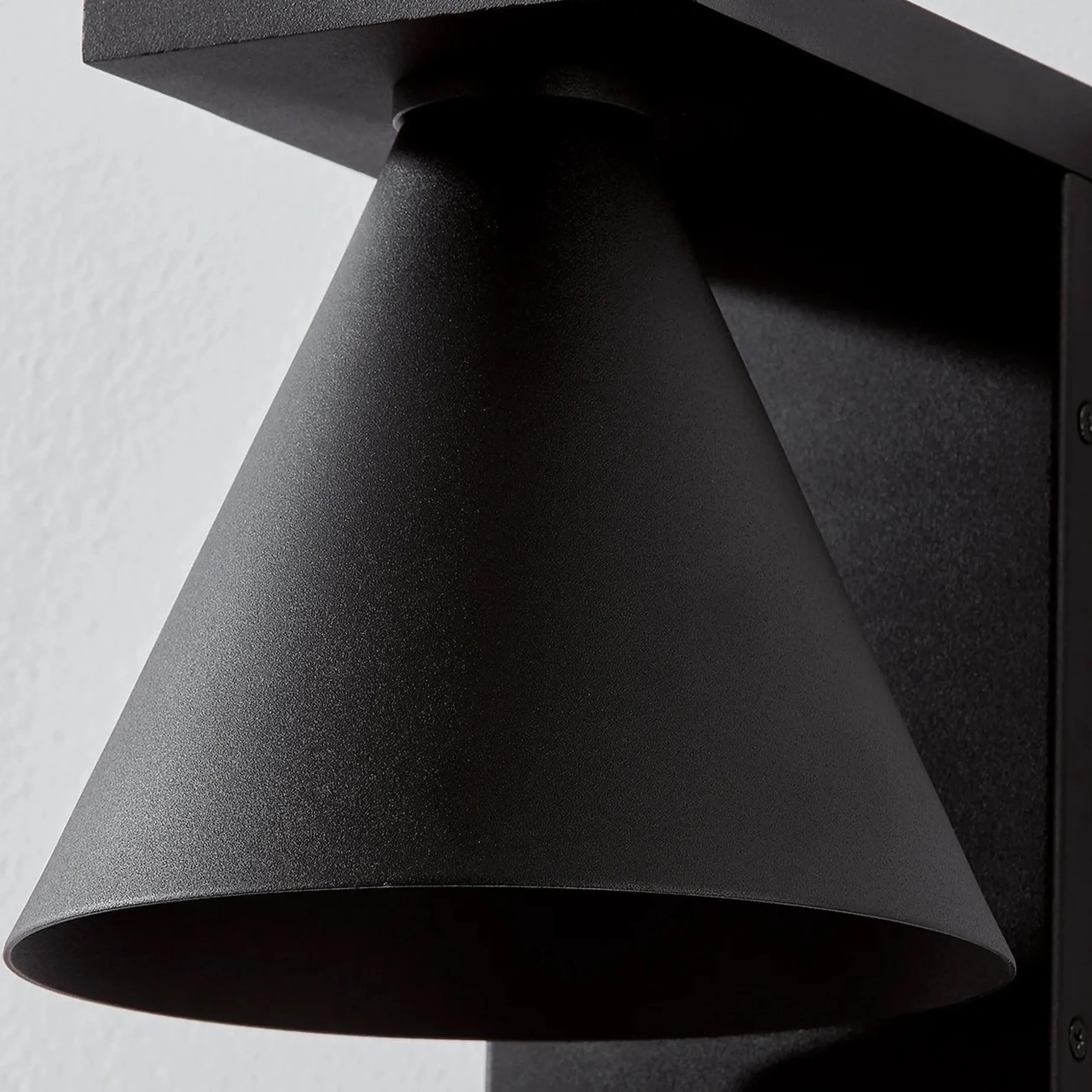 Lochmere Outdoor Sconce - Large