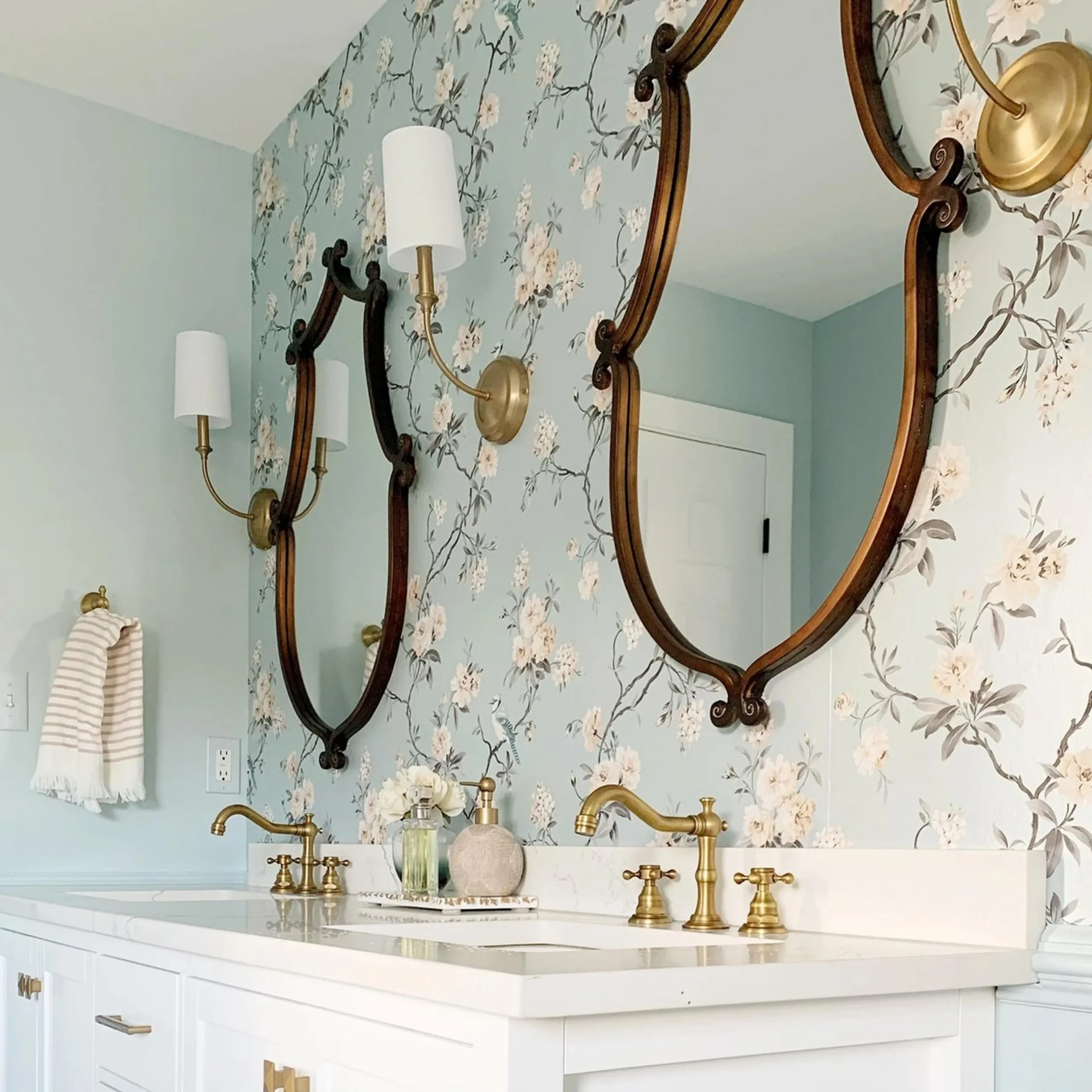 Modern Charleston Sconce - 1 Light