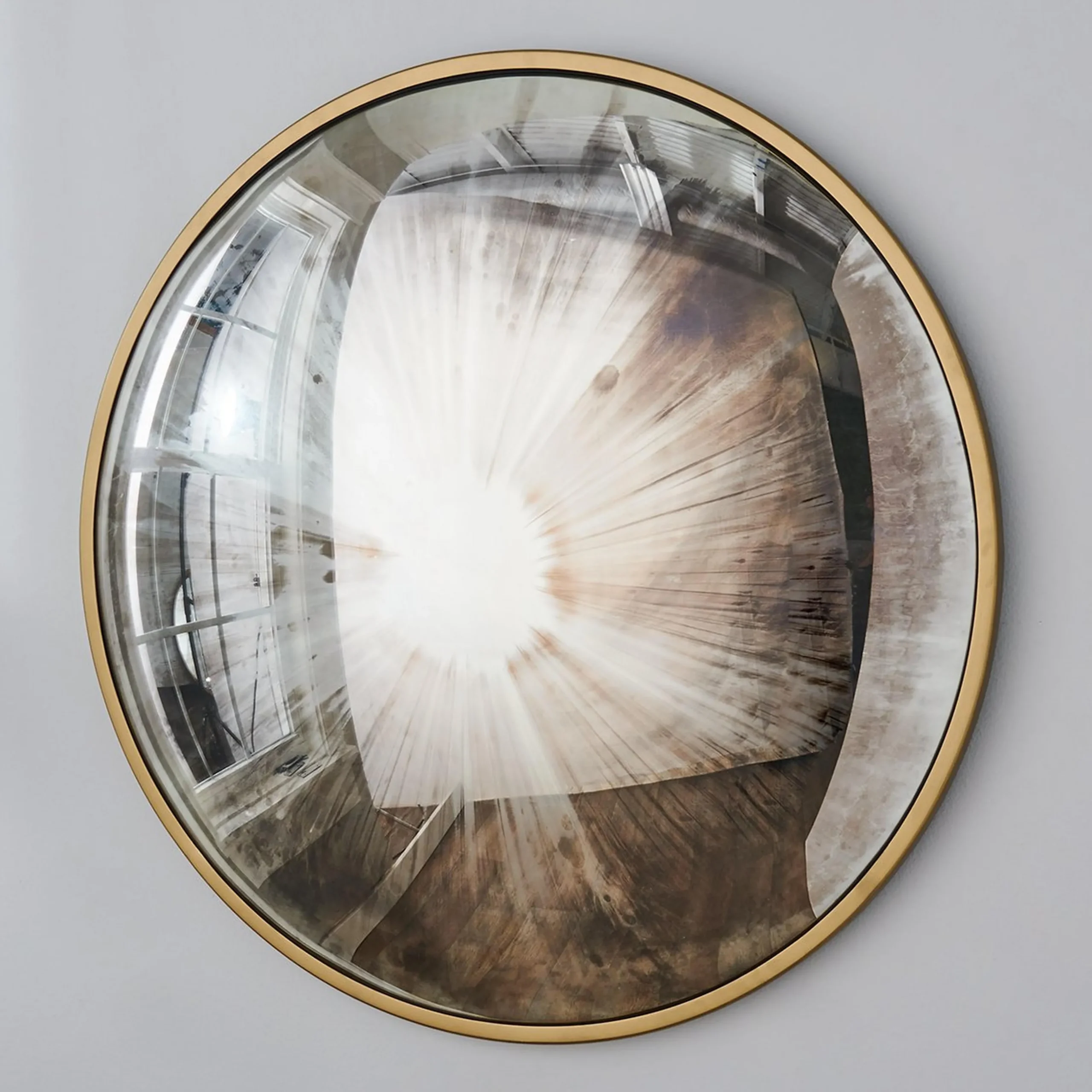 Pehtra Mirror