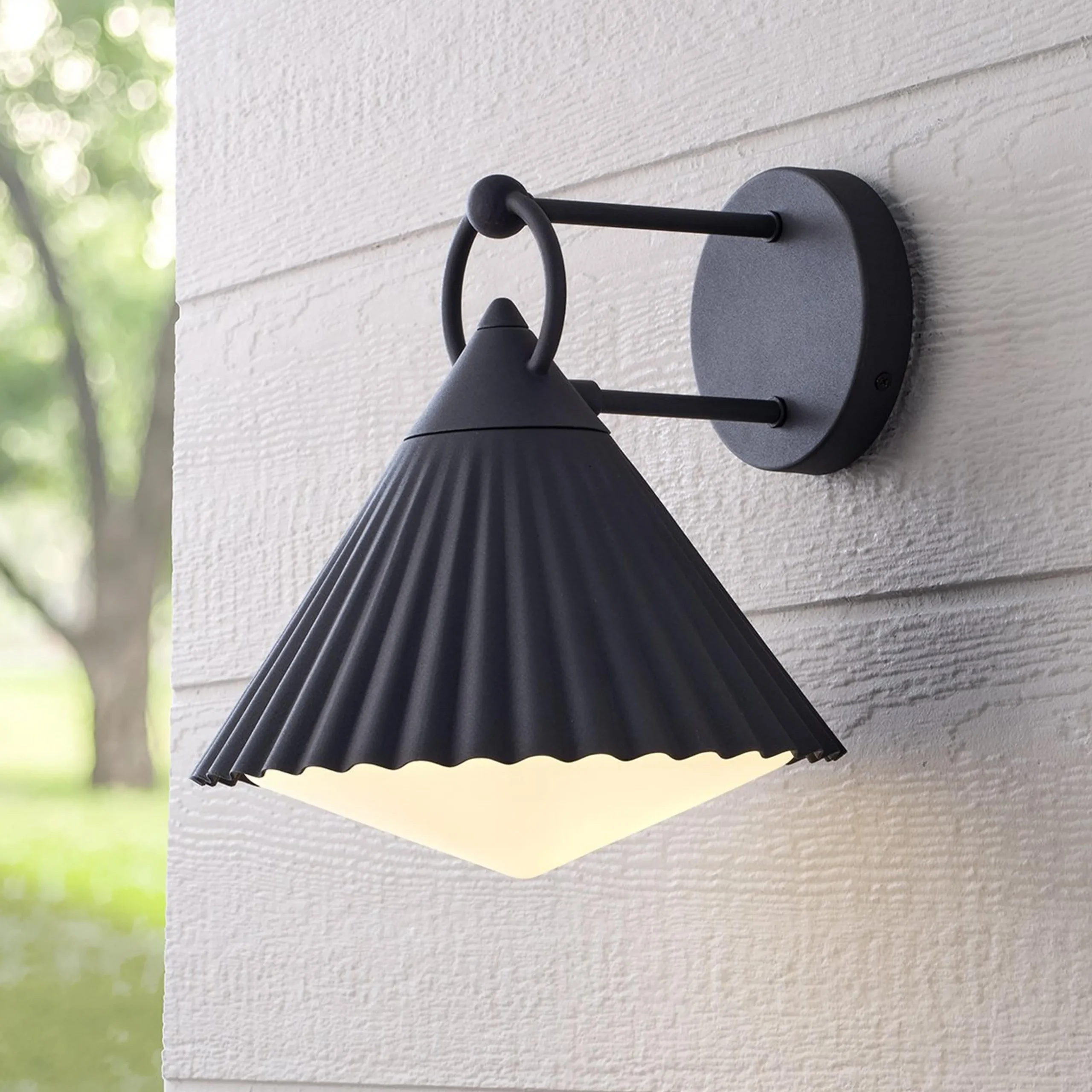 Pointed Pleat Outdoor Wall Sconce
