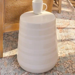 Rohdeyo Stool