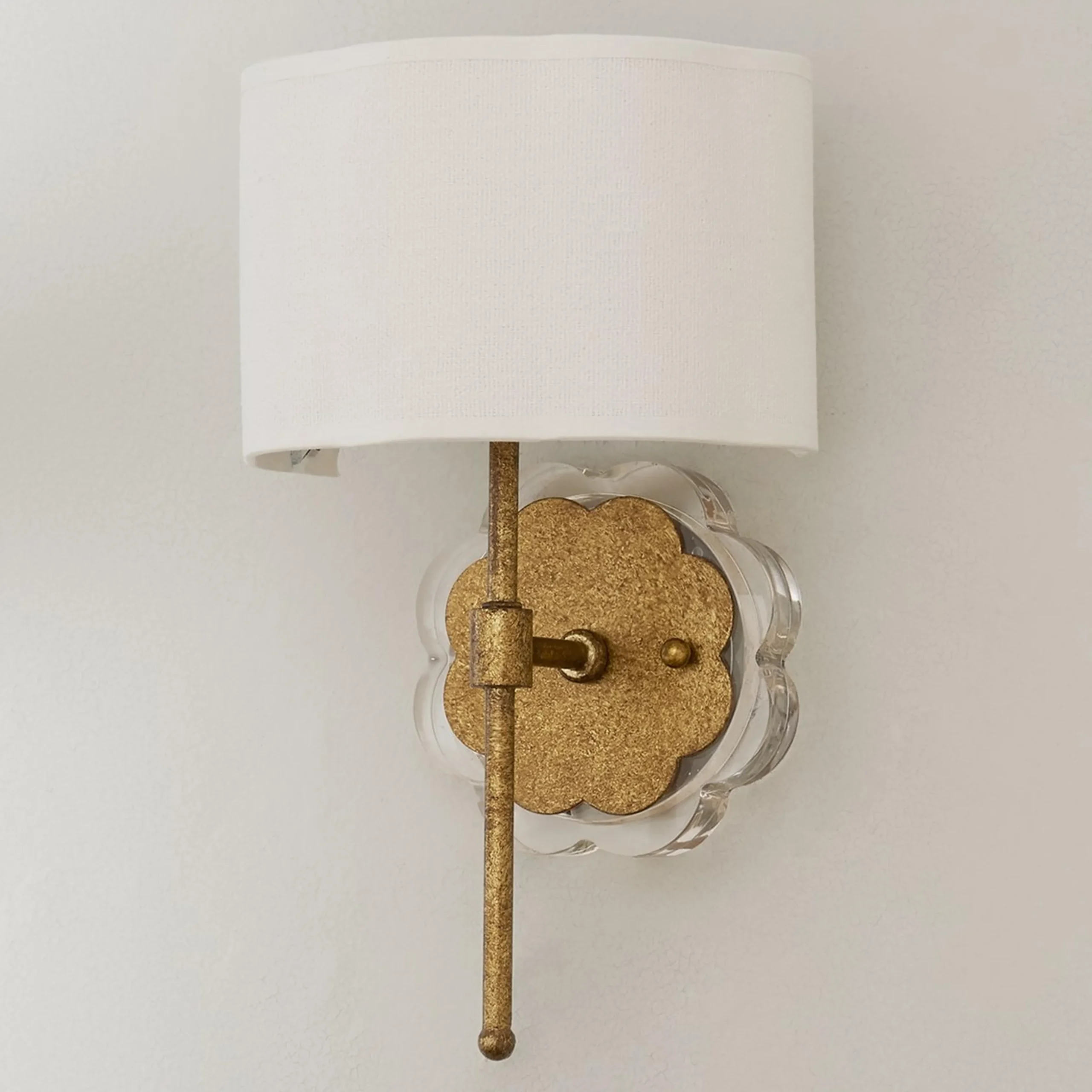 Scalloped Daisy Shade Sconce