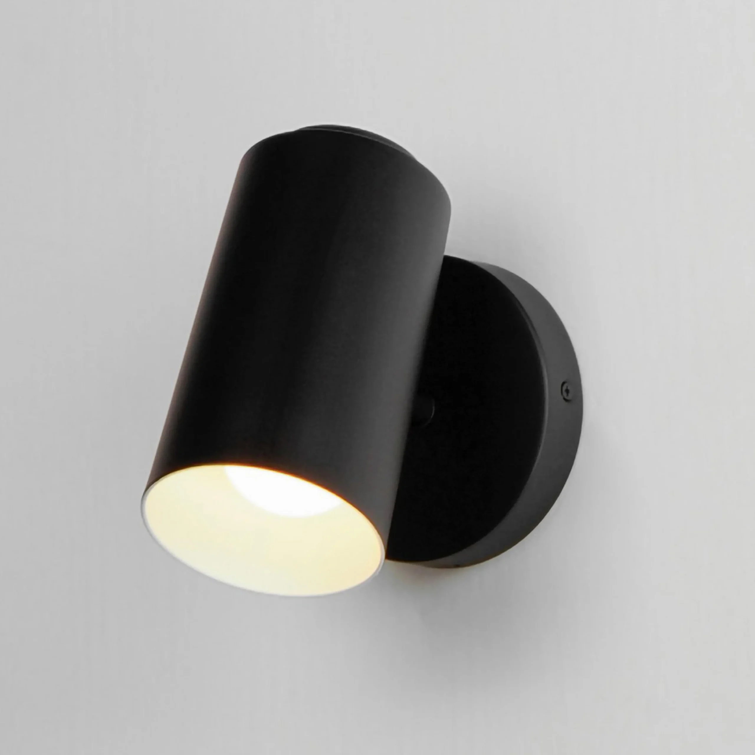 Single Spotlight Outdoor Sconce - Cylindrical