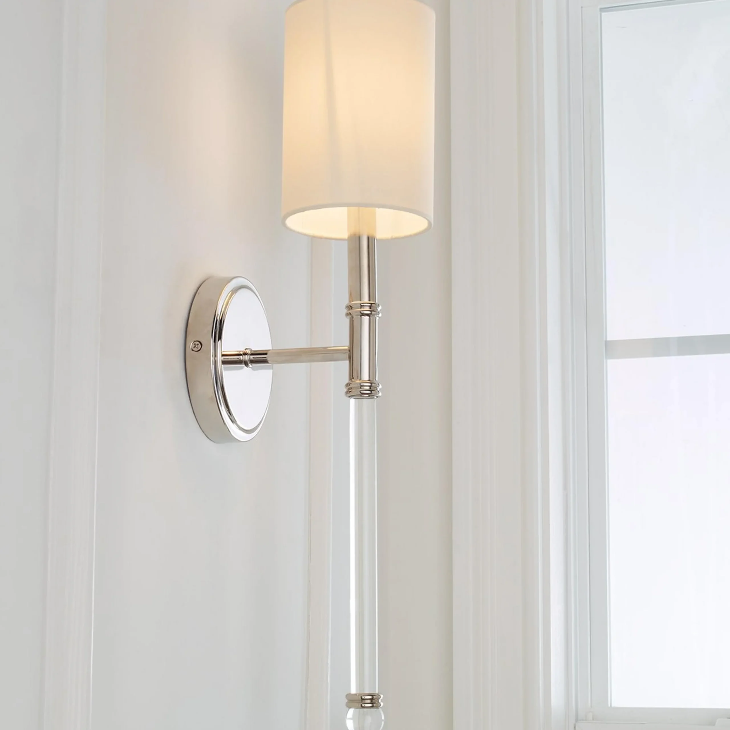 Slim Silhouette Single Arm Sconce