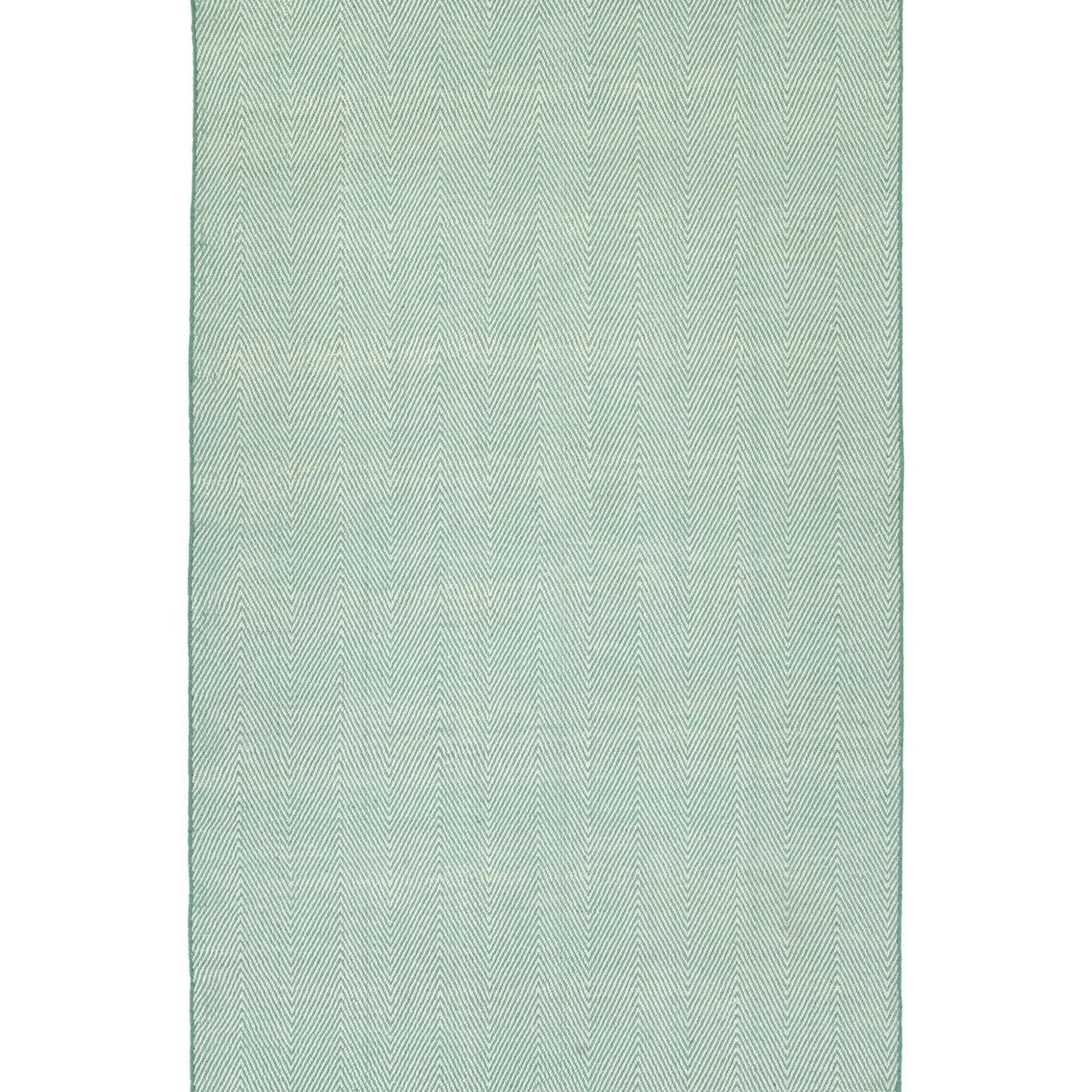 Sophisticated Chevron Indoor / Outdoor Rug