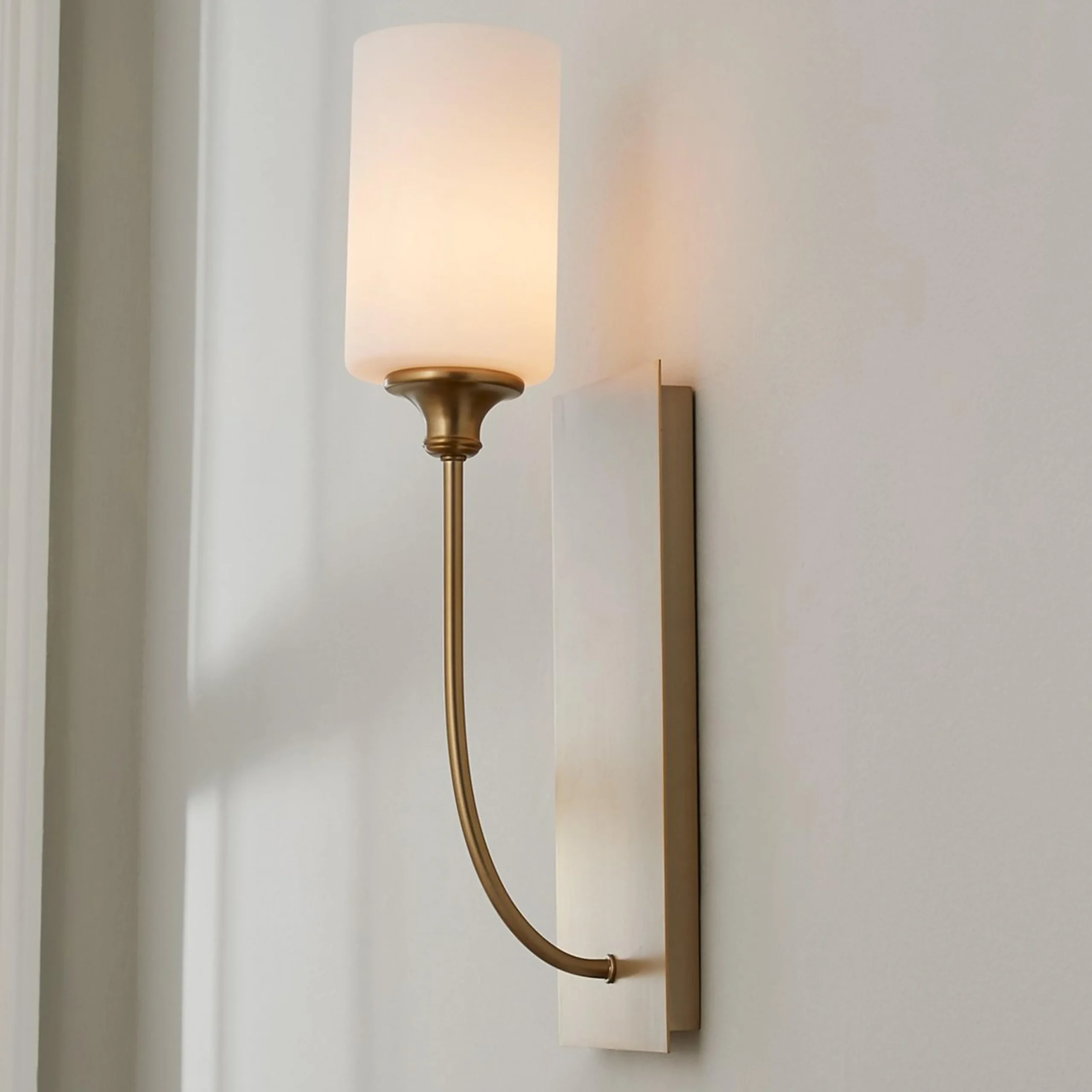 Tracie Curved Sconce
