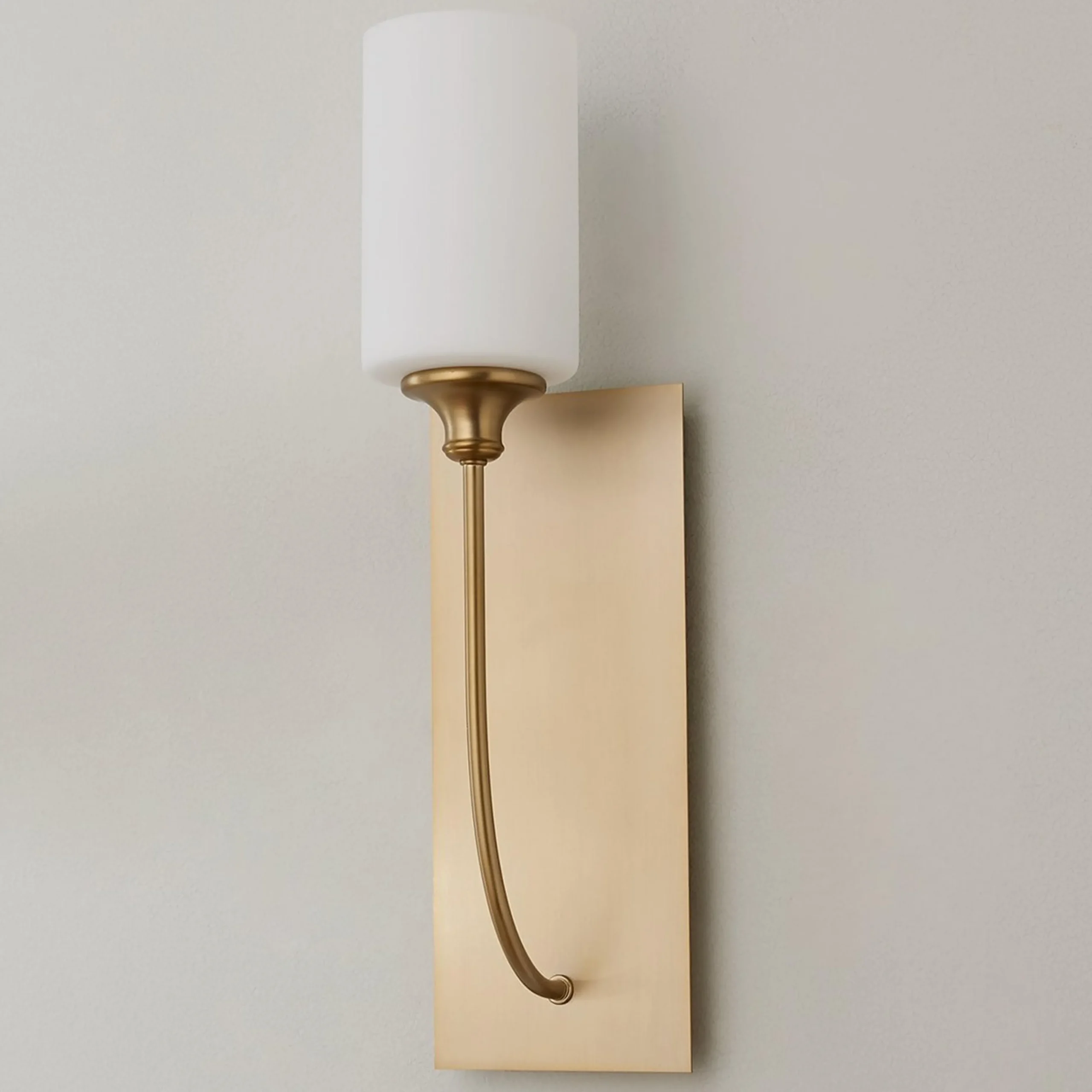 Tracie Curved Sconce