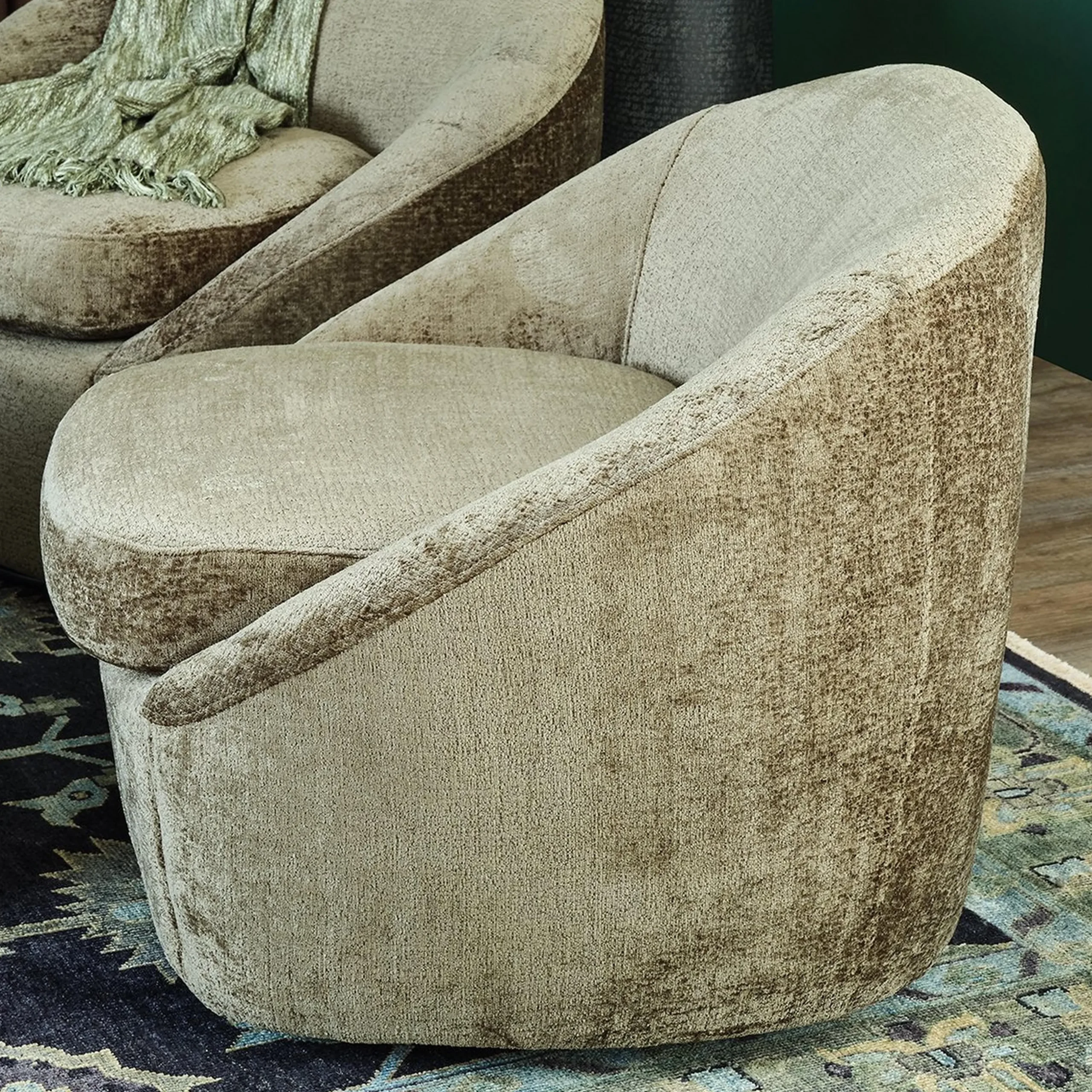 Vestiaire Accent Chair