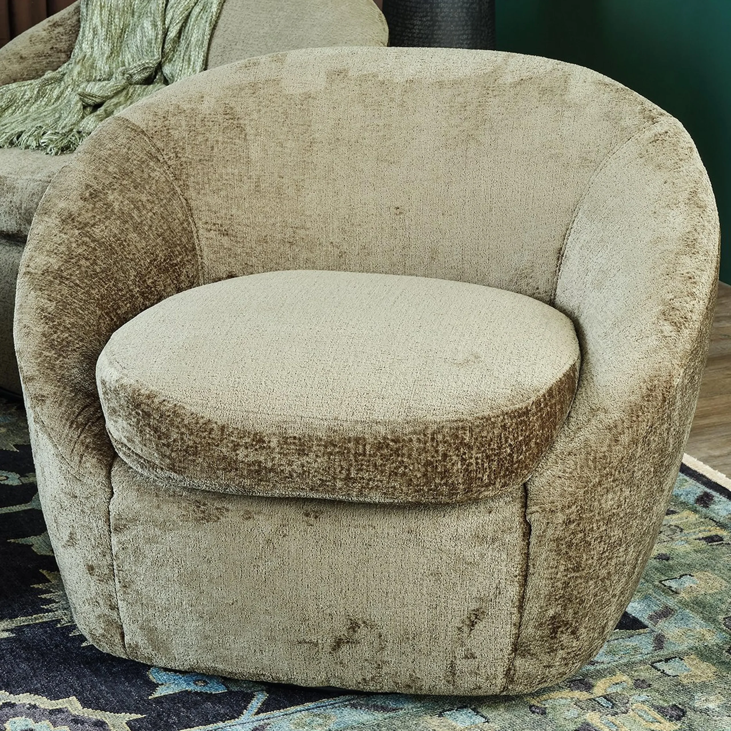 Vestiaire Accent Chair
