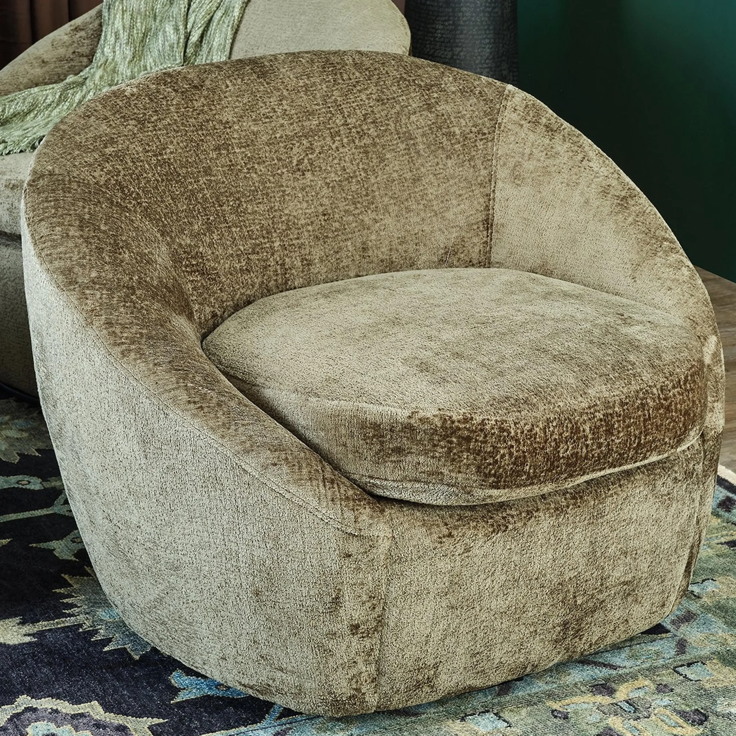 Vestiaire Accent Chair
