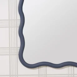 Zawi Mirror